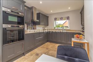 Kitchen image 6