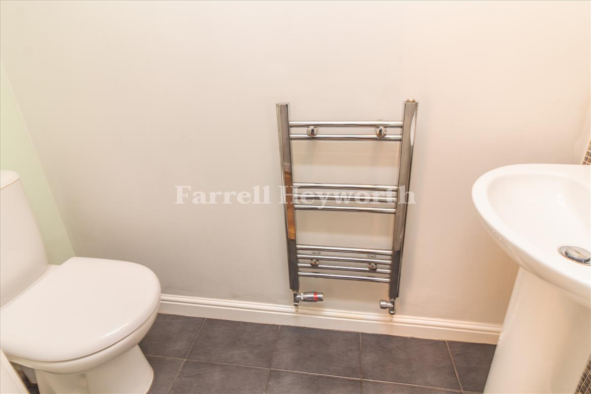 Ground Floor WC image 2