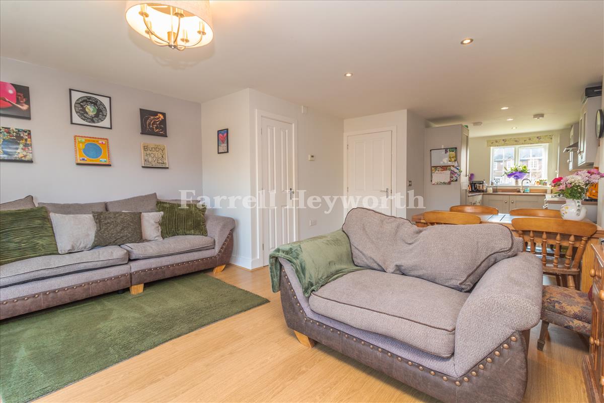 Lounge Diner image 2