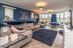 Lounge Diner image 2