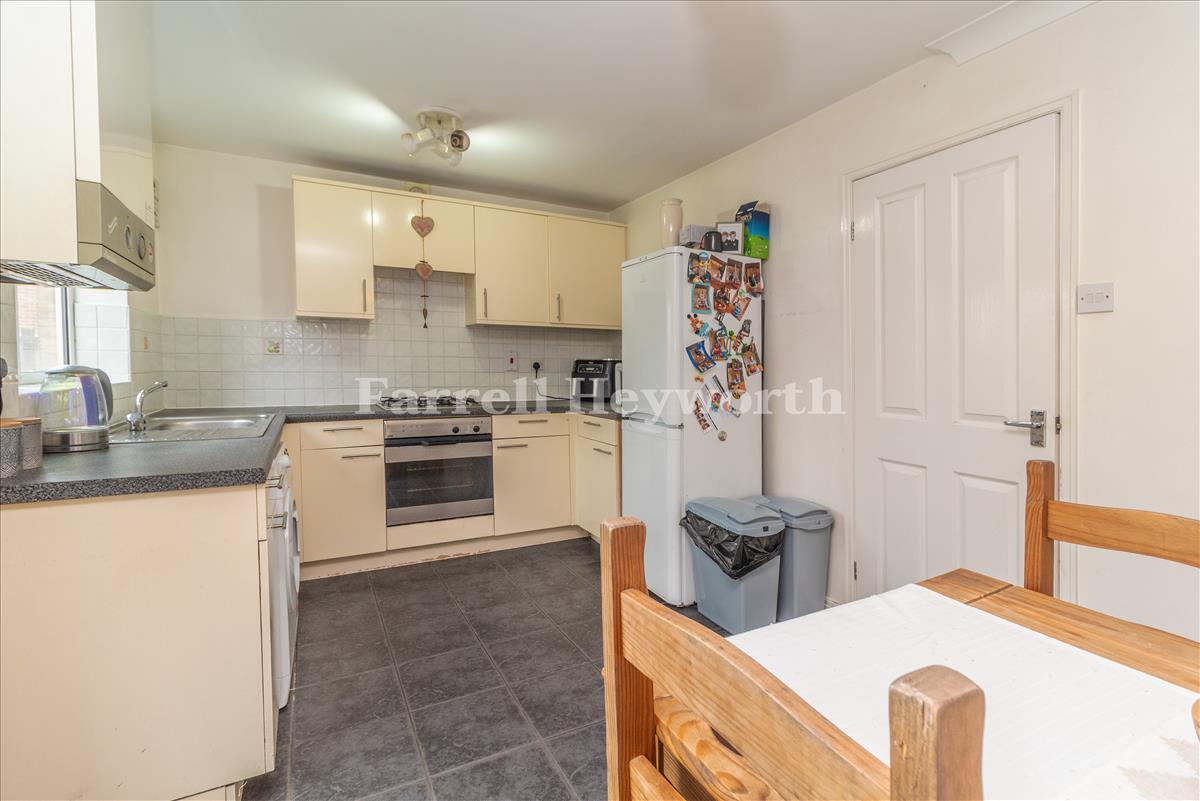 Kitchen Diner image 2