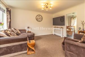 Lounge image 2