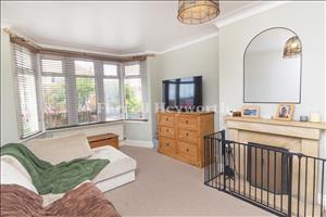 Lounge and dining 3