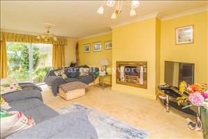 Lounge image 2