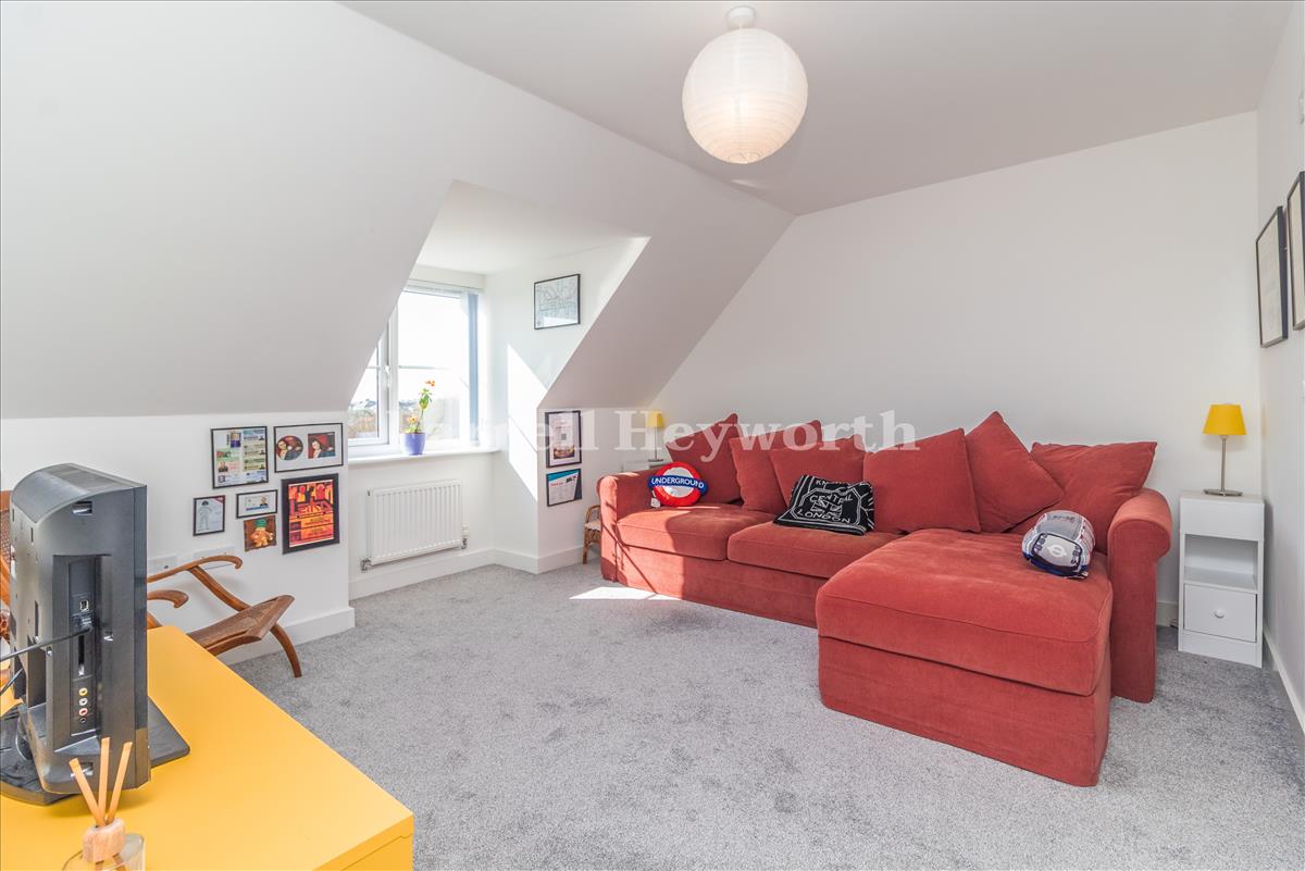 Master Bedroom image 2