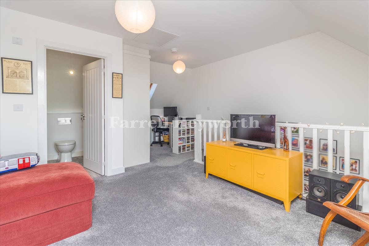 Master Bedroom image 3