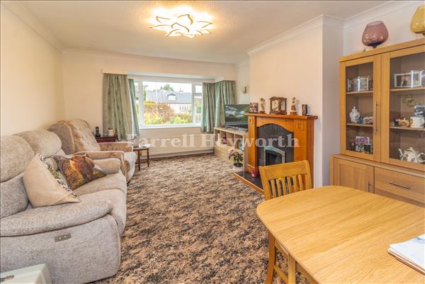 Lounge diner image 2