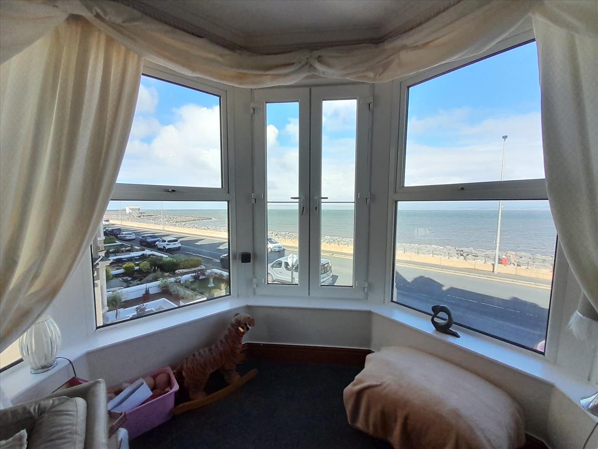 Marine Bay Window