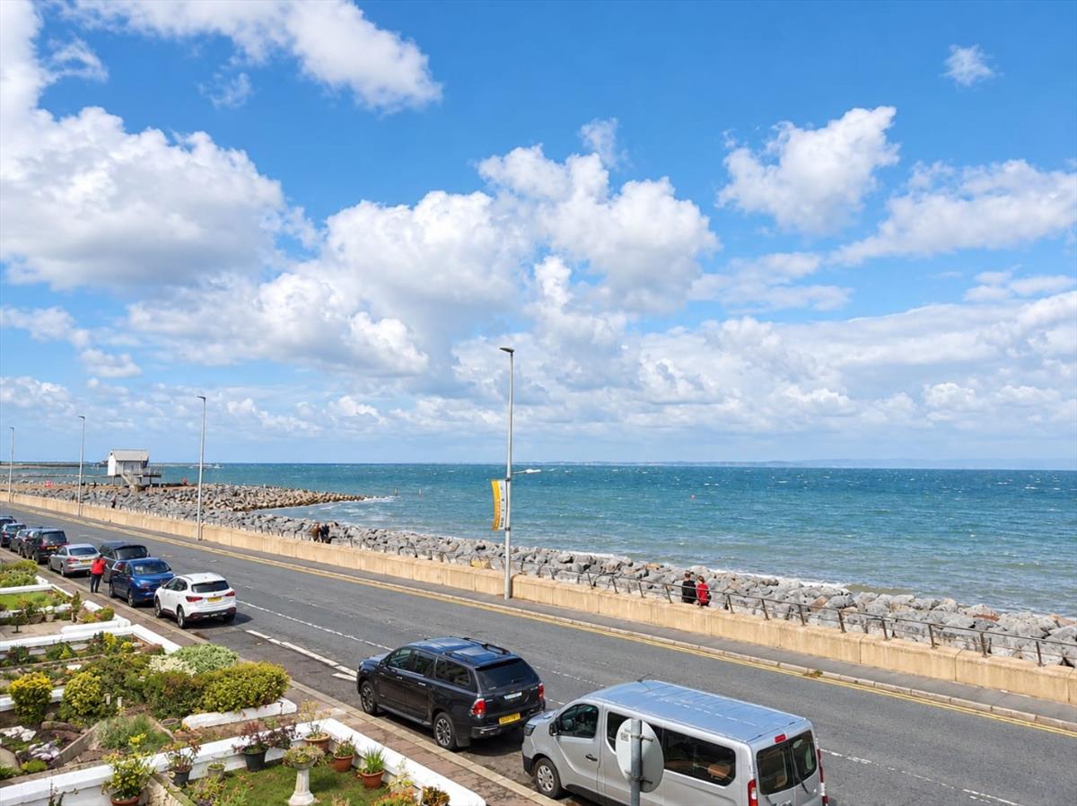 Marine Road Bay Views