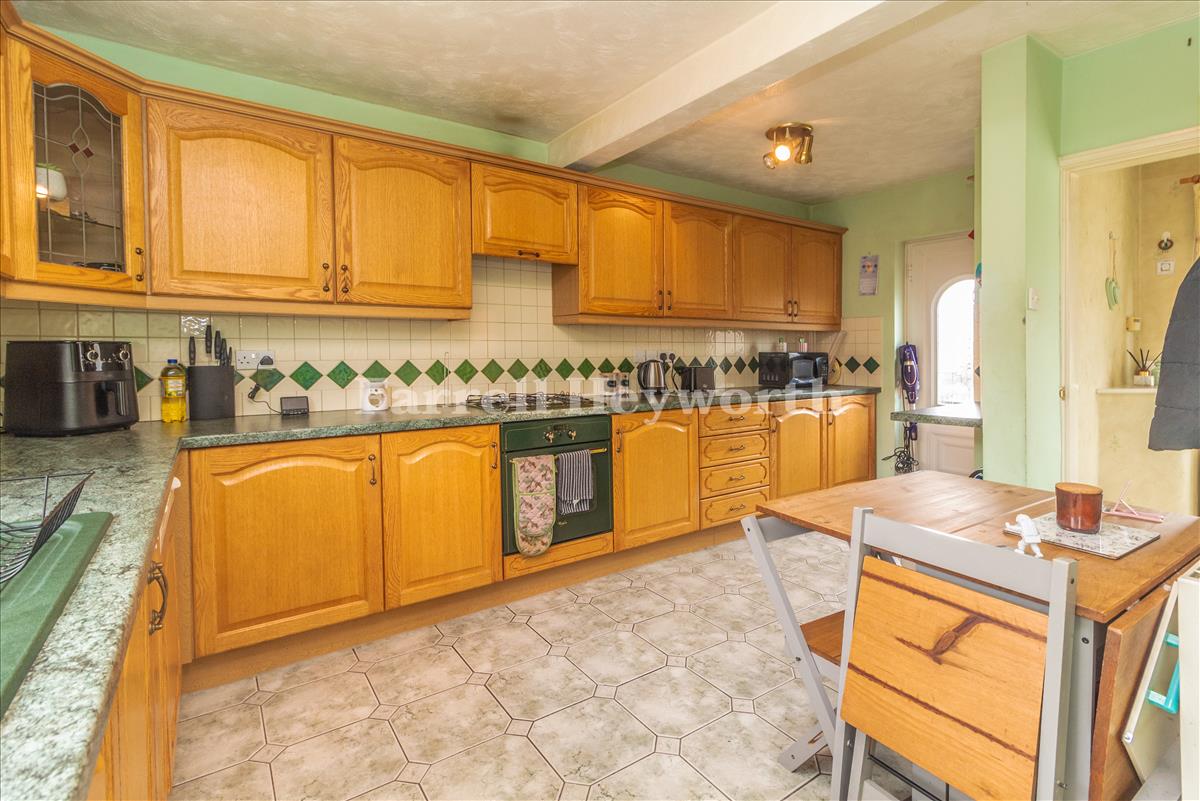 Kitchen Diner image 2