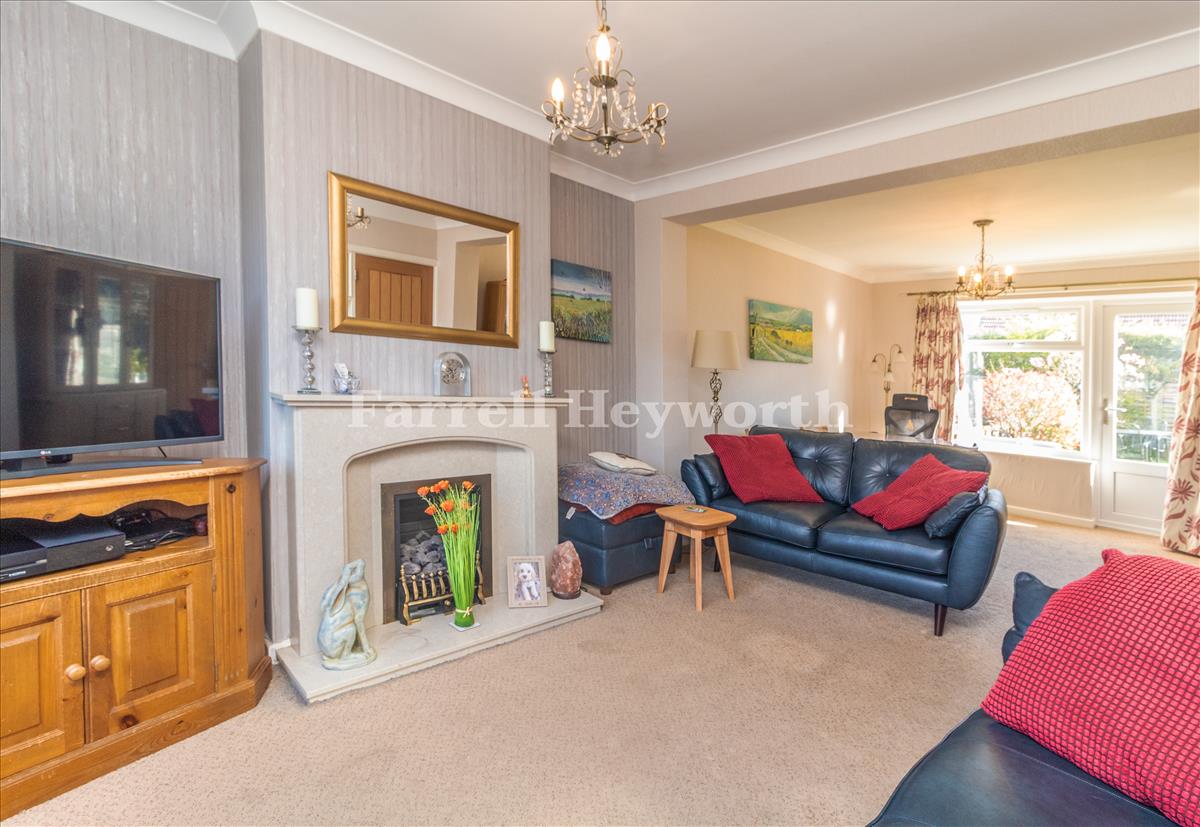 Lounge Diner image 3