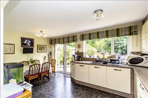 Kitchen dining room