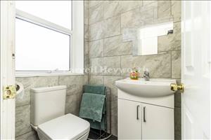 Shower room 2
