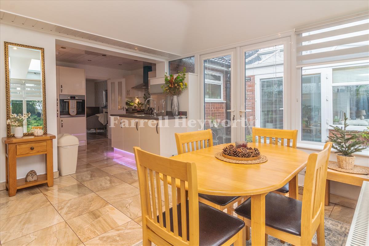 Kitchen Diner image 4