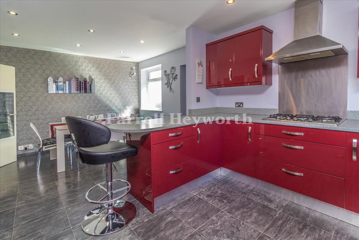 Kitchen Diner image 2