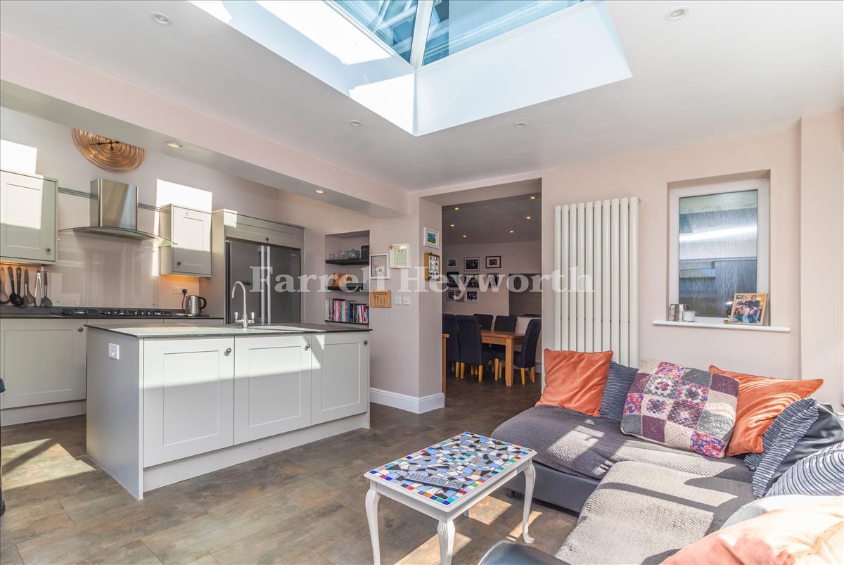 Kitchen family room image 4