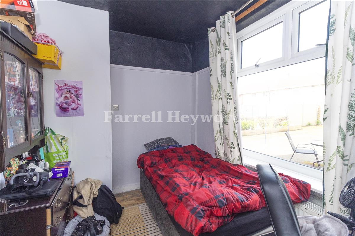 Bedroom 4 or living Area