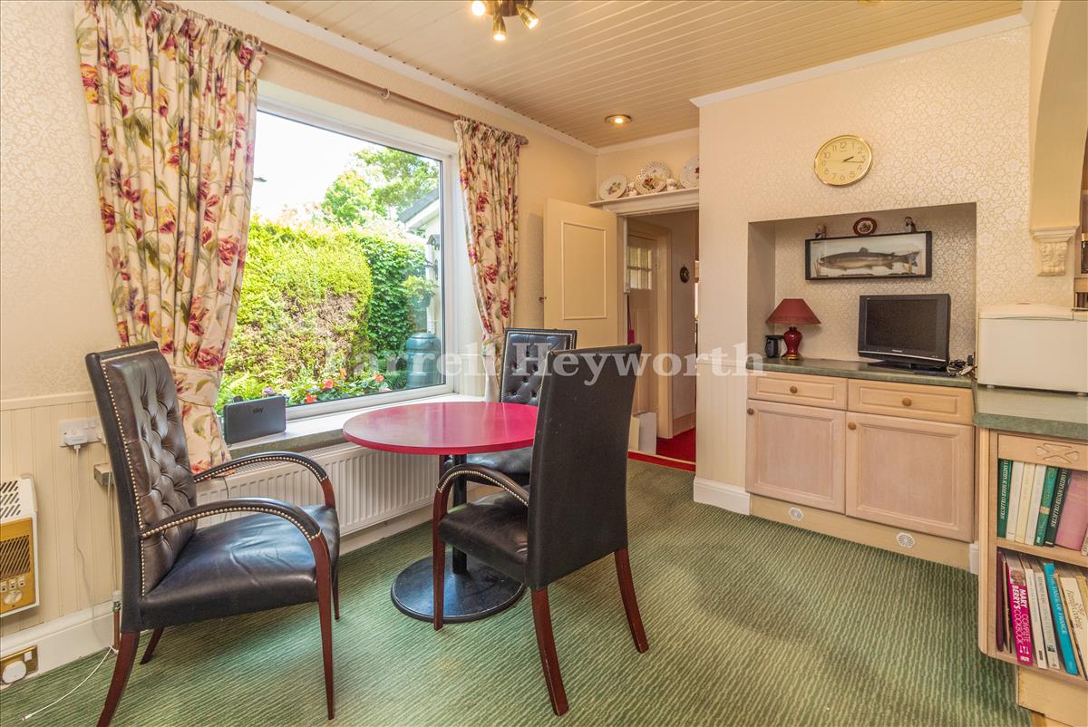 Breakfast Room image 3