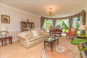 Lounge image 3