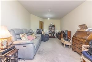 Lounge b
