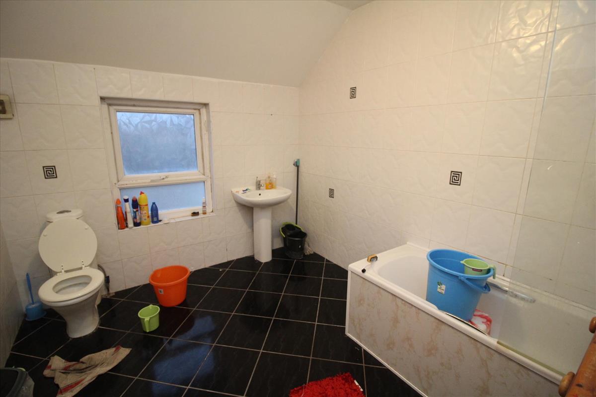 Bathroom 2 65 station road