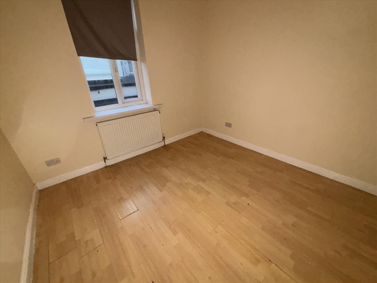 Bedroom 2 69 station