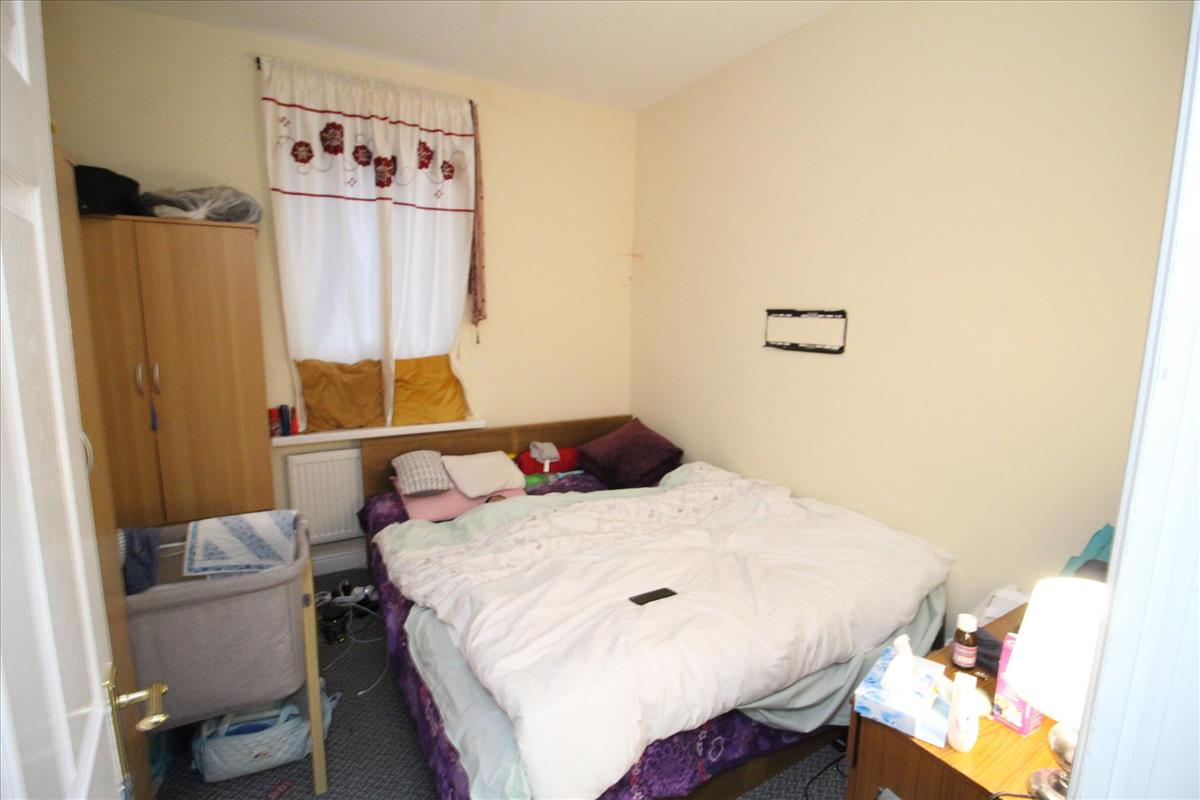 Bedroom 65 station road