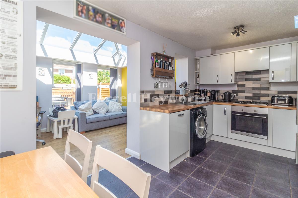 Kitchen Diner image 2