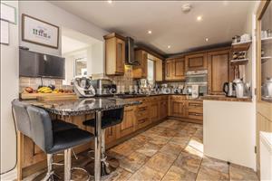 Kitchen y