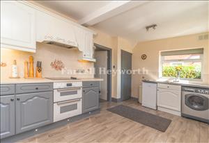 Kitchen image 3