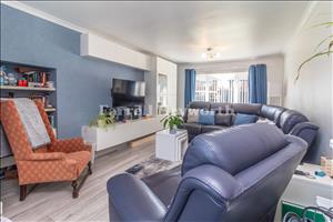 Lounge image 3