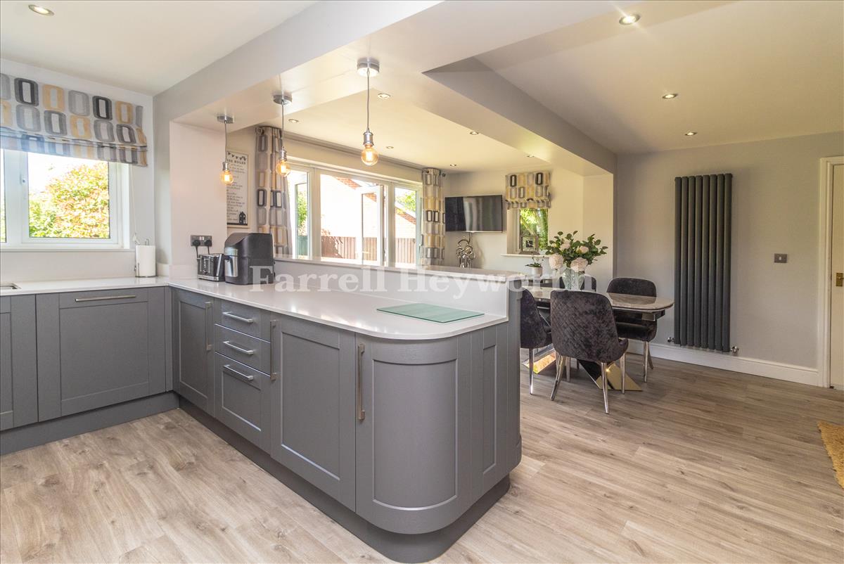 Kitchen Diner image 5