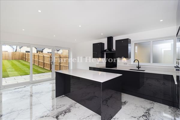 Kitchen Similar Plot