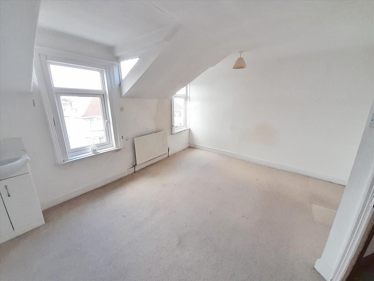 St M Bedroom Top Floor Front