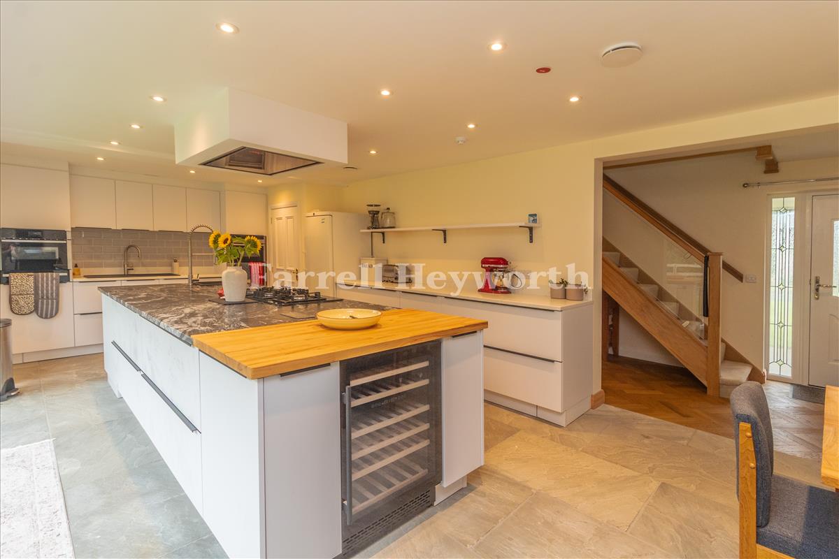 Kitchen Diner image 2