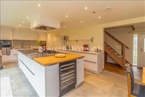 Kitchen Diner image 2