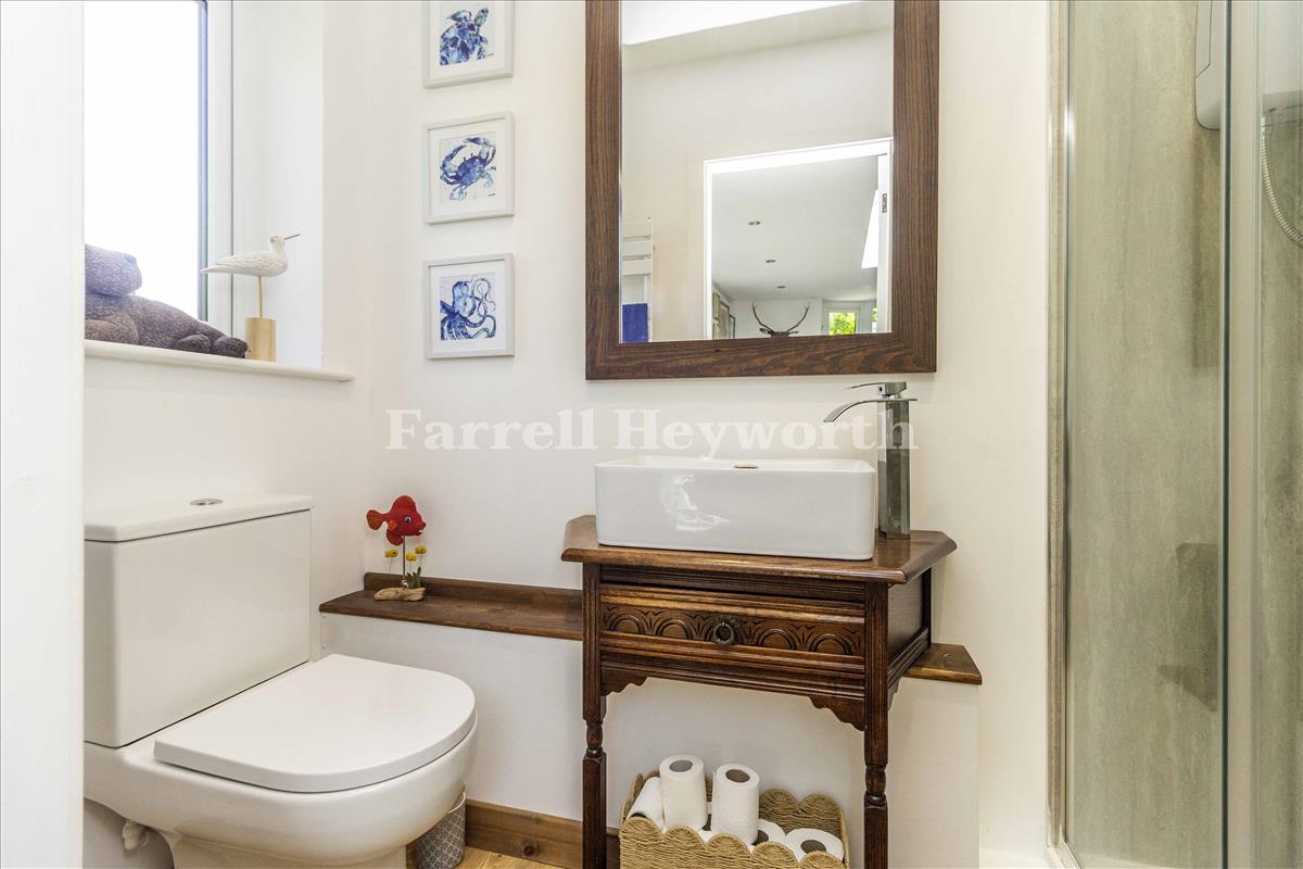 Garden Room Shower and WC