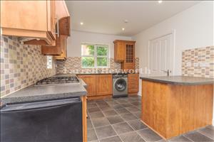 Kitchen image 3