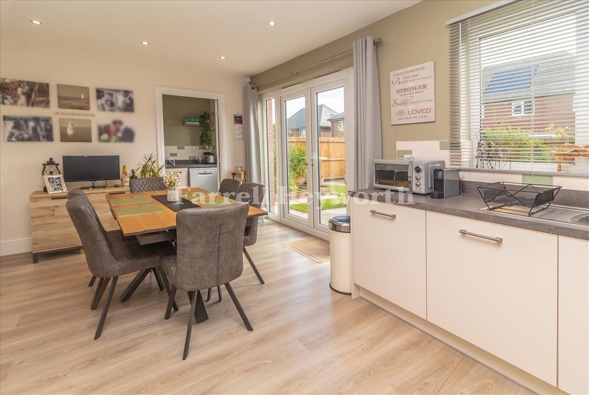 Kitchen Diner image 4