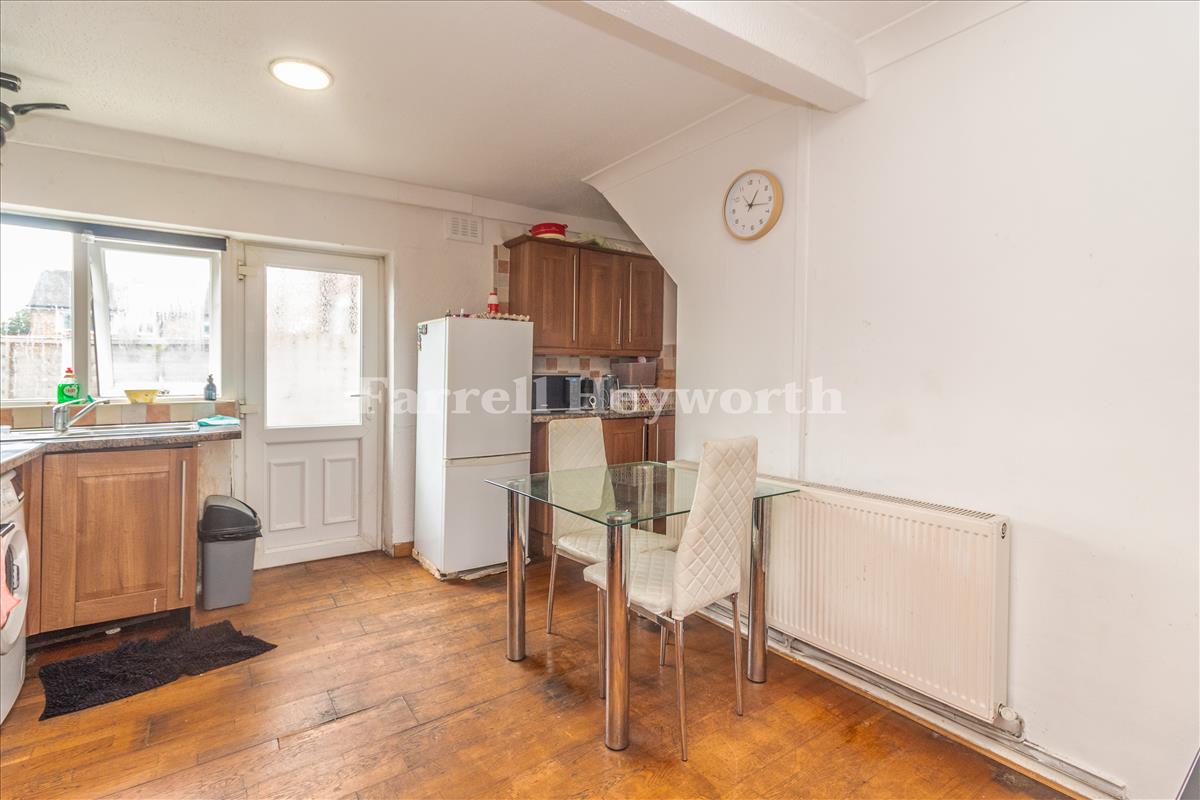 Kitchen Diner image 2