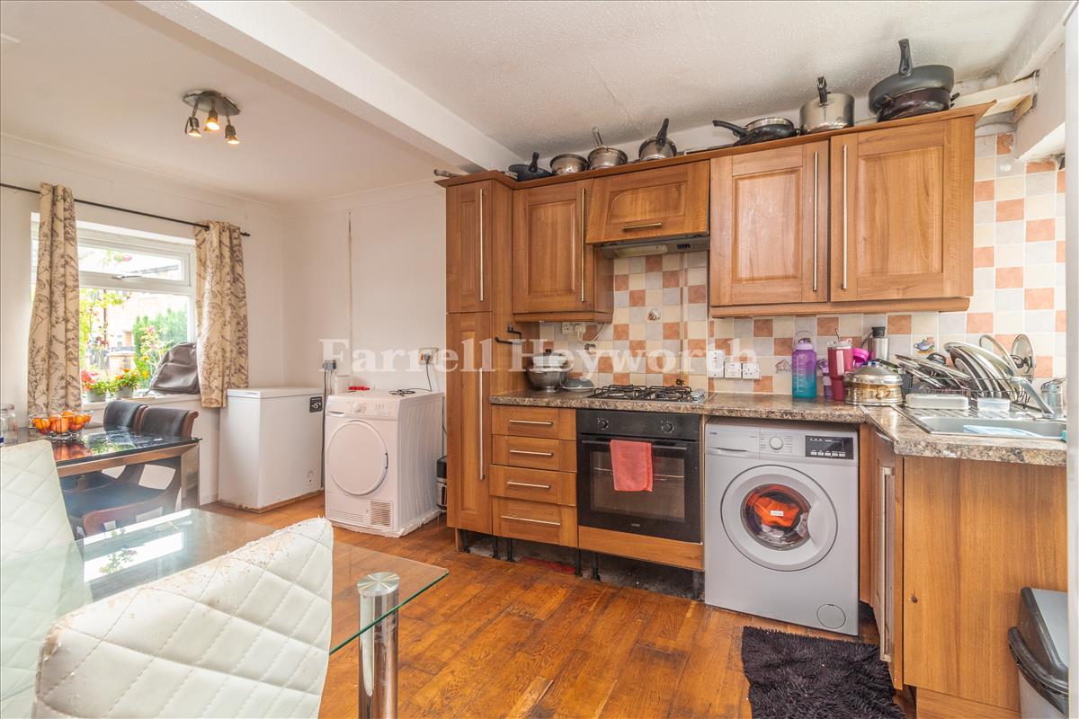 Kitchen Diner image 3