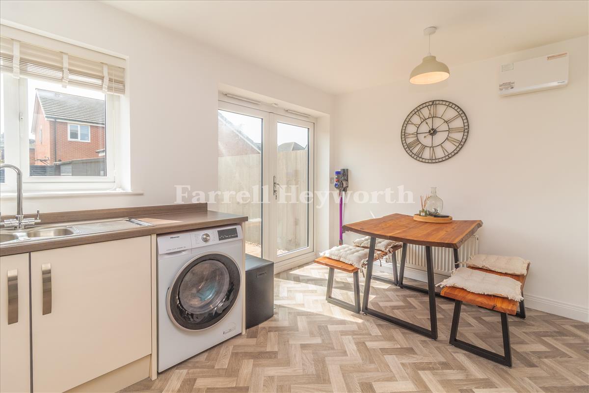 Kitchen Diner image 2