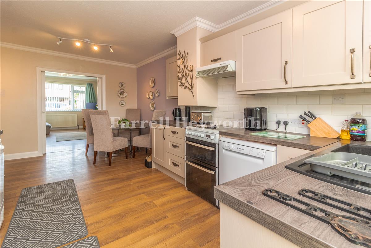 Kitchen Diner image 2