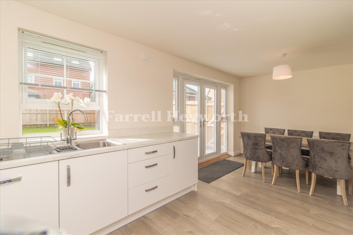 Kitchen Diner image 2