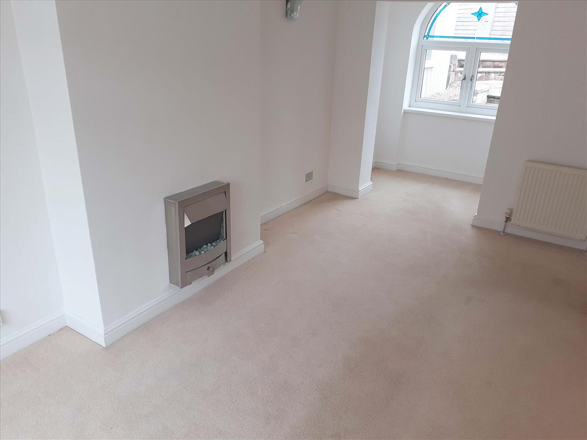 Full Length Living Room