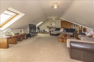 Lounge b