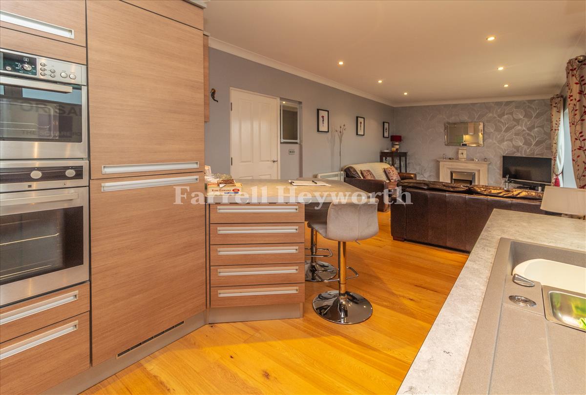 Kitchen Area image 4