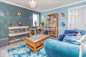 Lounge image 2