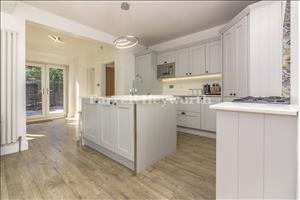 Kitchen d