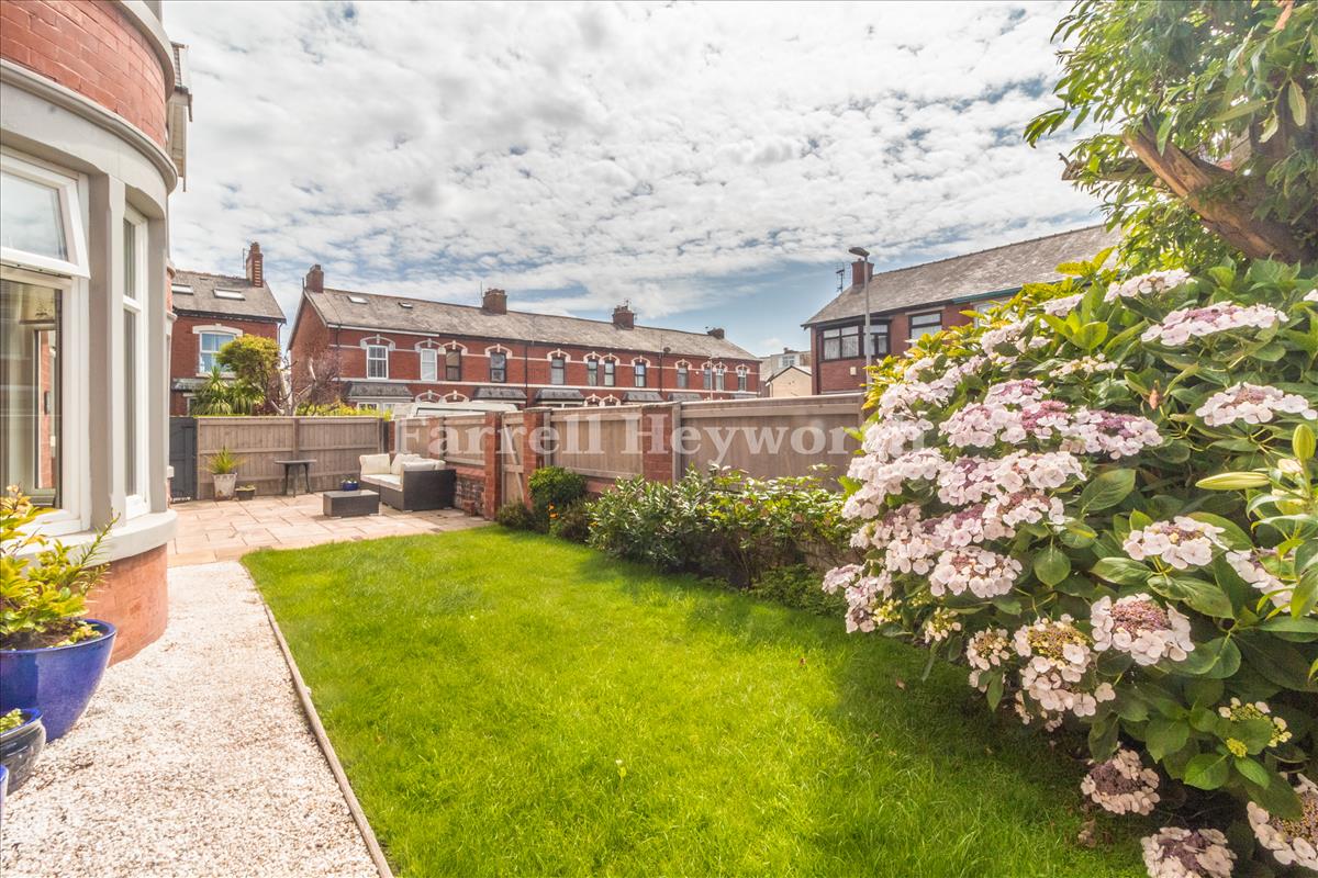 Front Garden image 2